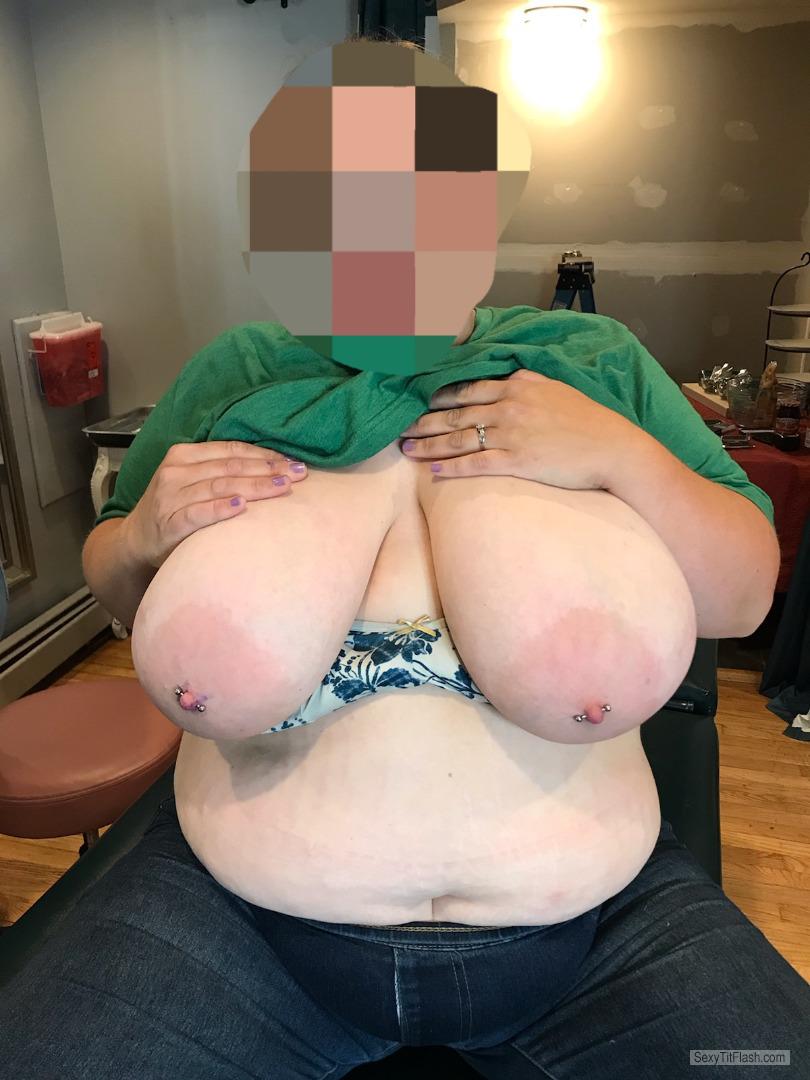 Tit Flash: Girlfriend's Extremely Big Tits - Titters from United States